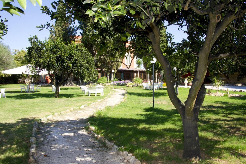 Agriturismo Santa Chiara Алецио Экстерьер фото