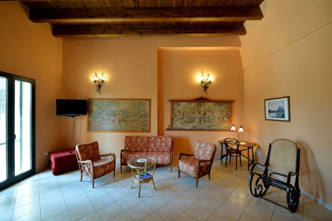 Agriturismo Santa Chiara Алецио Экстерьер фото