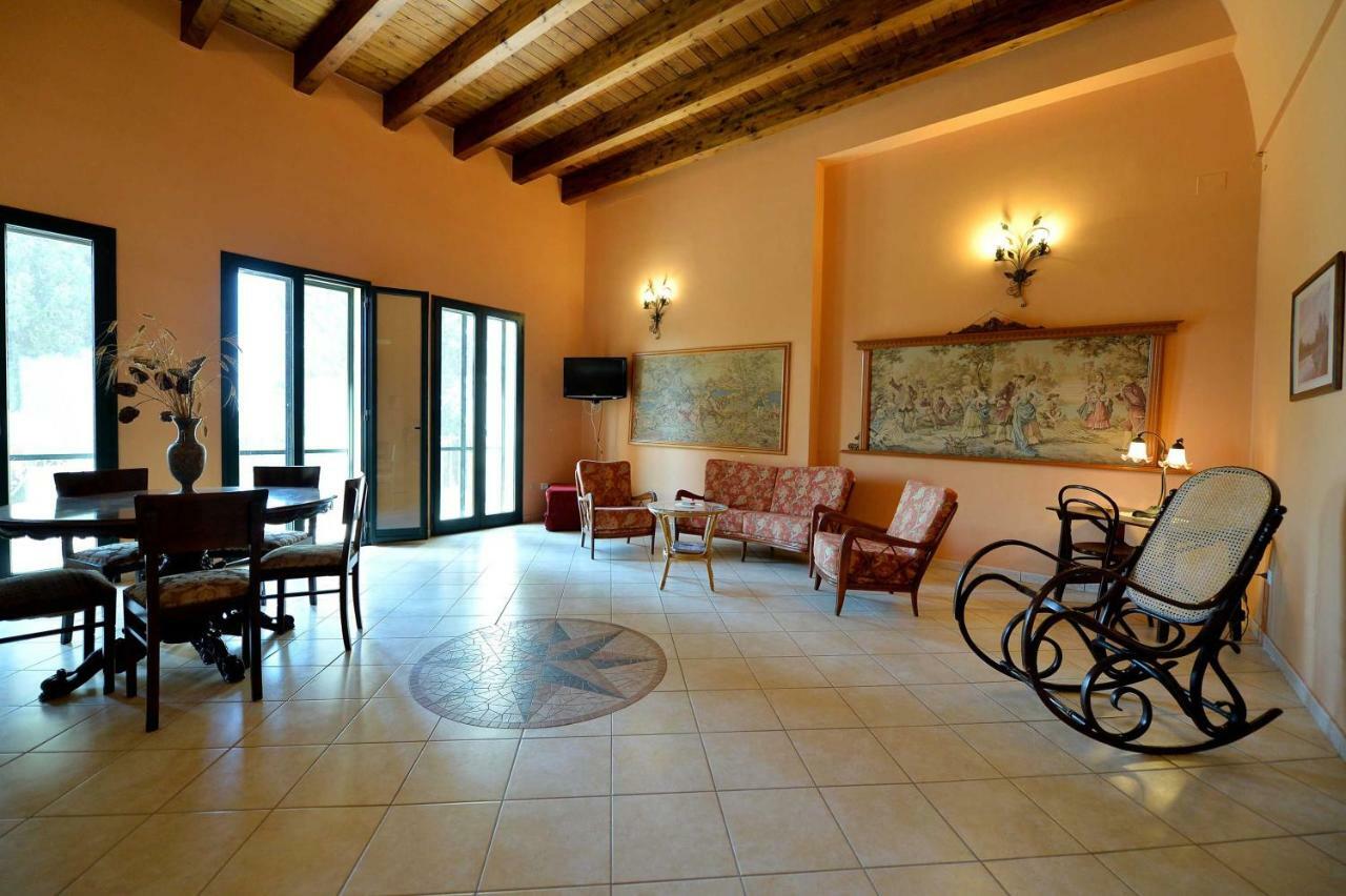 Agriturismo Santa Chiara Алецио Экстерьер фото